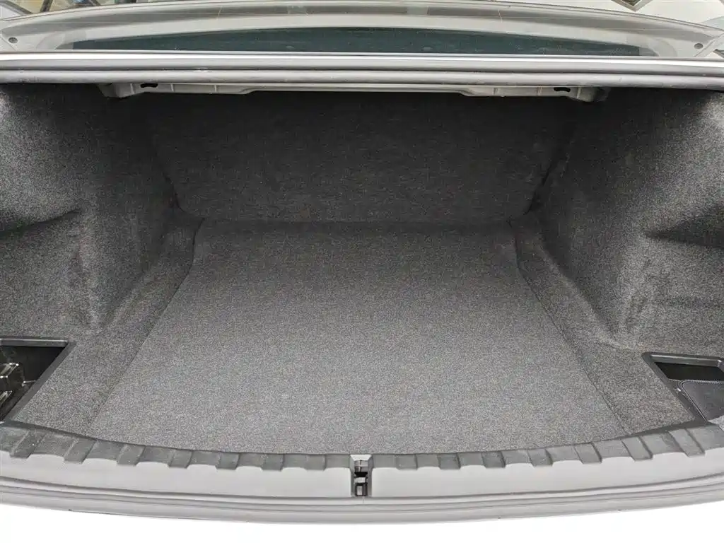 BMW 3 Series 2023 325Li M Sport Black Night Package фото 8