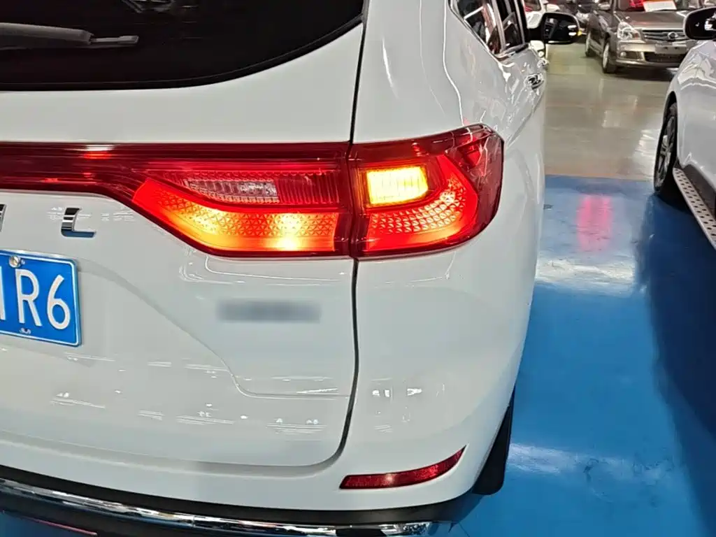 Фото 8 - Haval M6