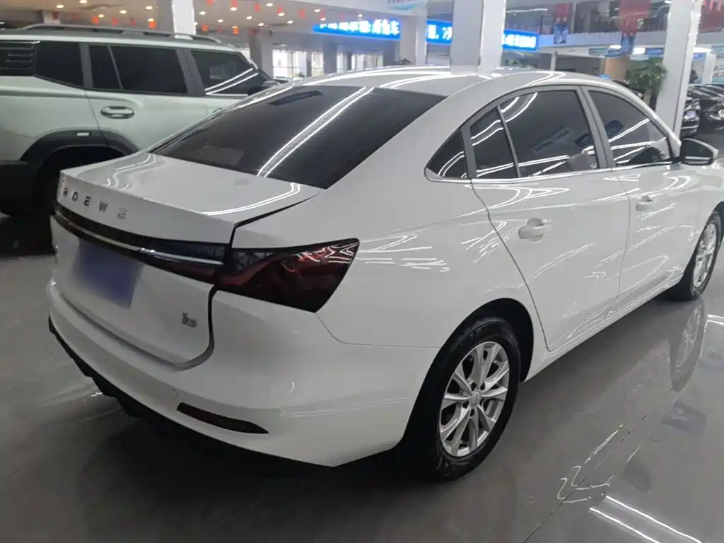 Фото 7 - Roewe i5