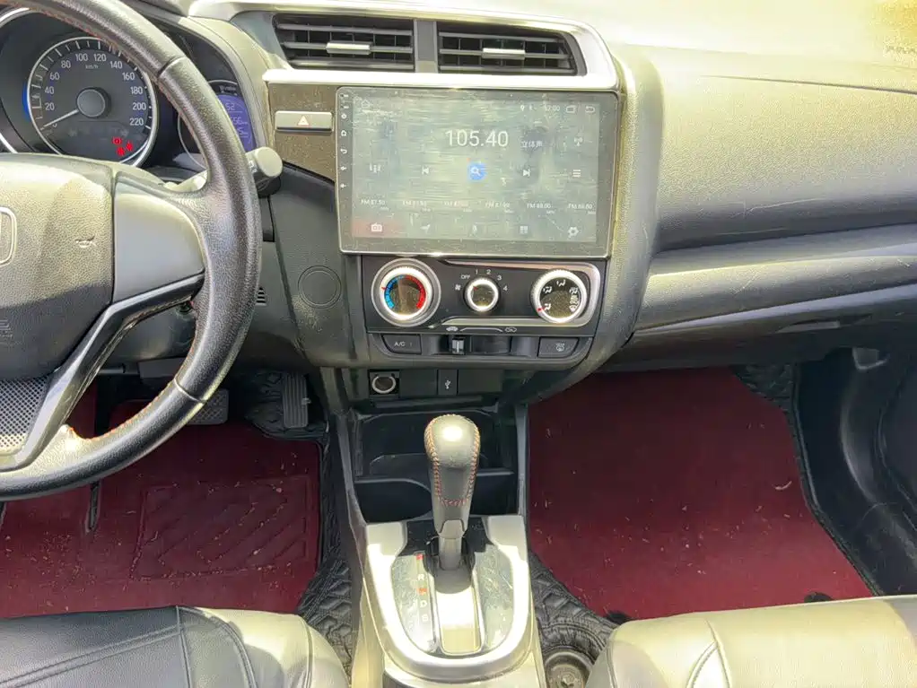 Photo 10 - Honda Fit