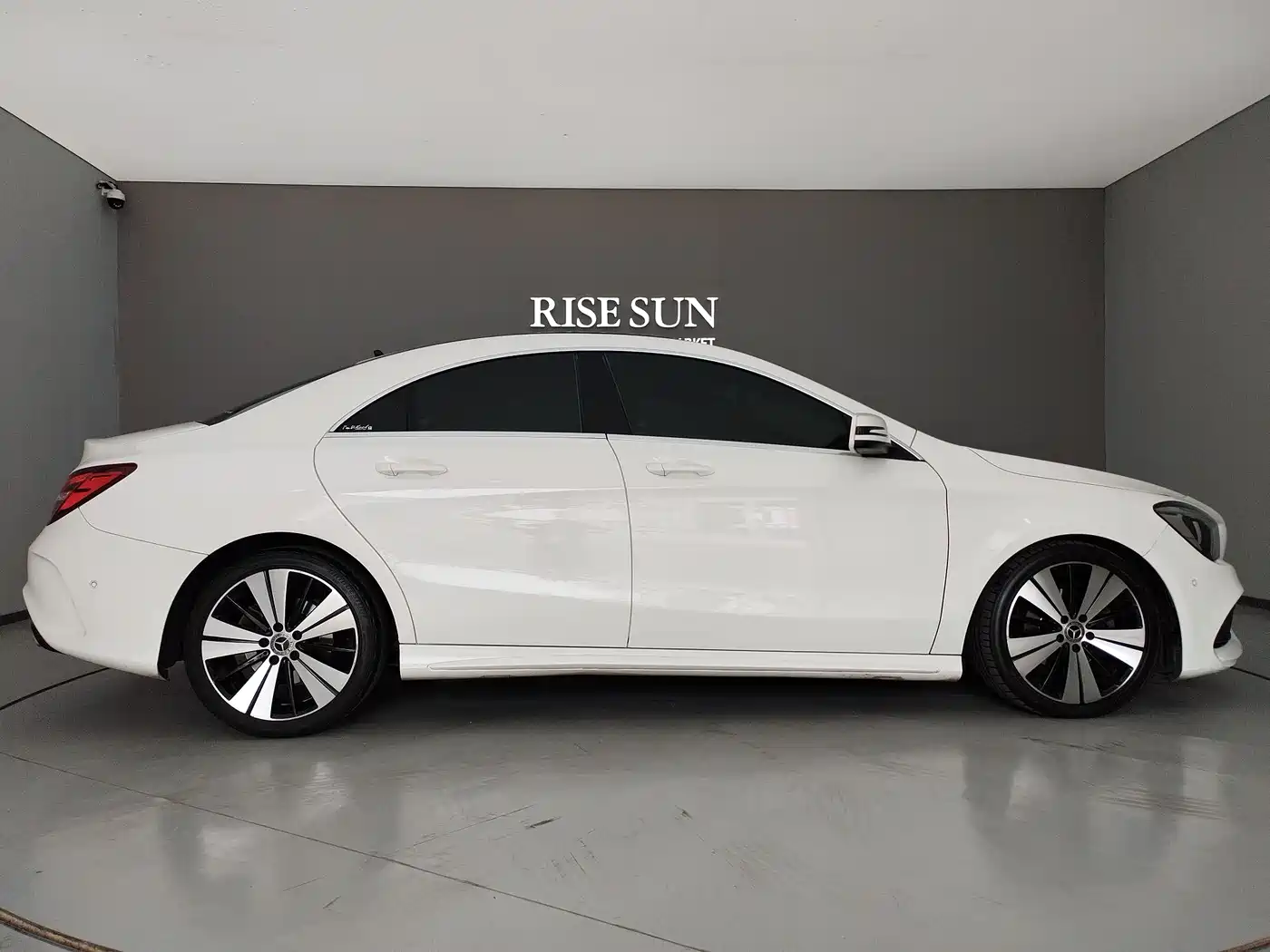 Mercedes-Benz CLA (Import) 2018 CLA 200 Fashion Edition фото 3
