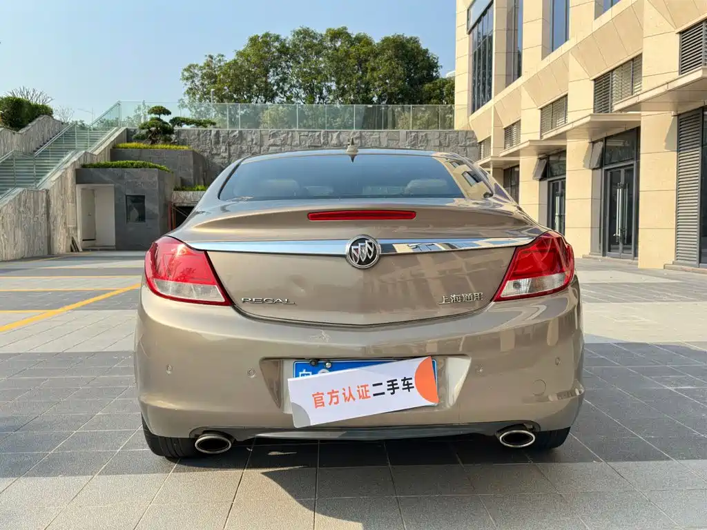 Photo 5 - Buick Regal