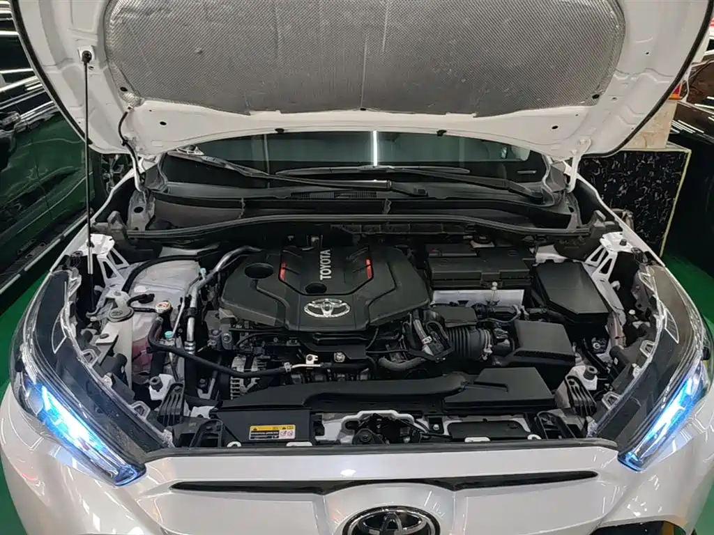 Toyota Frontlander 2023 2.0L CVT Leading Edition фото 20