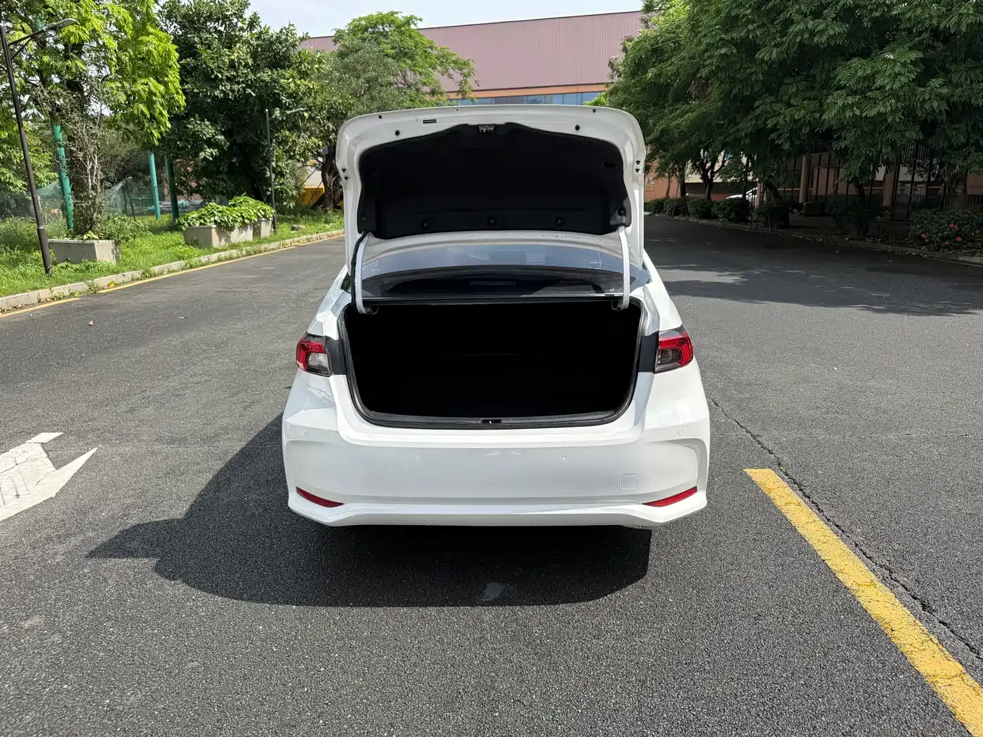 Toyota Allion 2022 2.0L Pioneer Edition фото 16