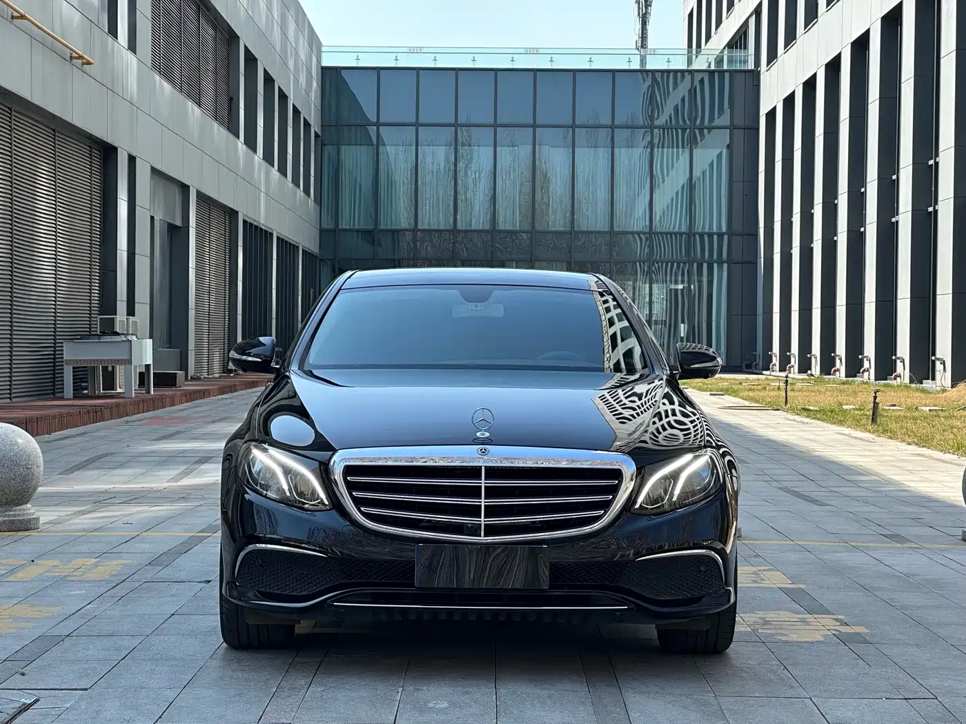 Mercedes-Benz E-Class 2019 E 300 L Fashion фото 2