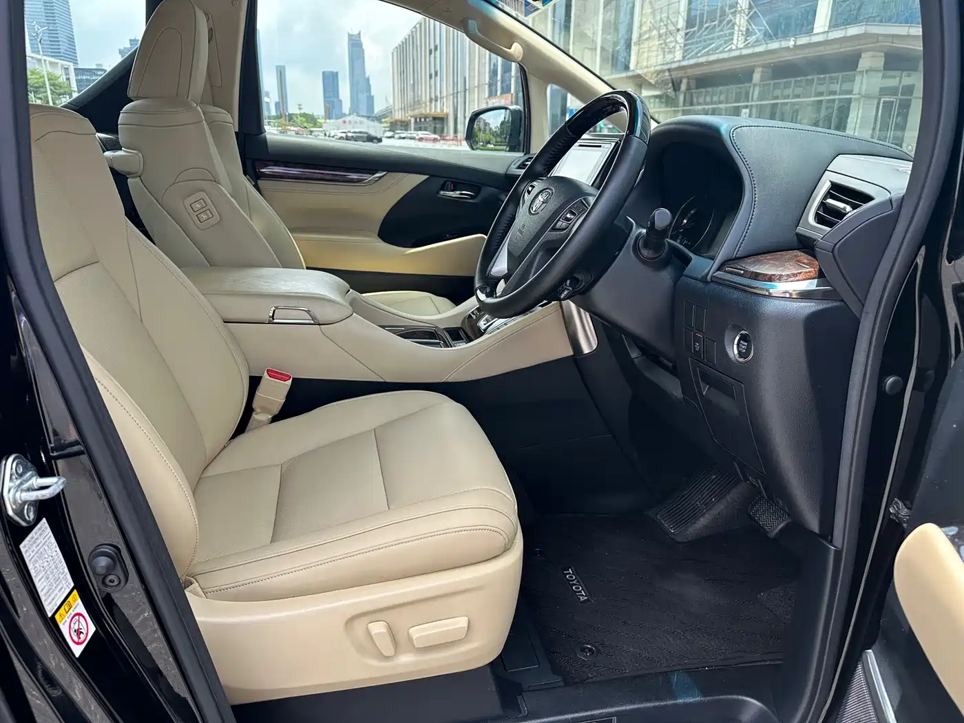 Toyota Alphard 2018 Facelift 3.5L Luxury Edition фото 7