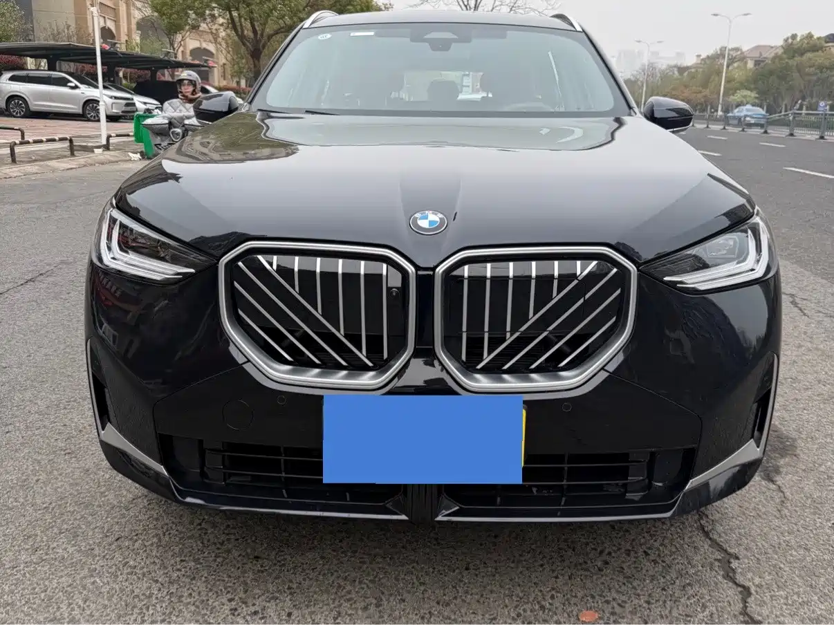 BMW X3 2025 xDrive25L Luxury Package фото 2