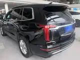 Photo 5 - Cadillac XT6