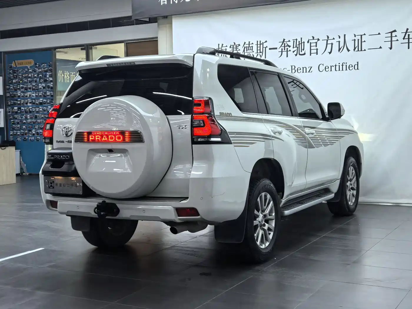 Toyota Prado 2019 3.5L Automatic TX-L Zunxiang Edition with Rear-mounted Spare Tire фото 3