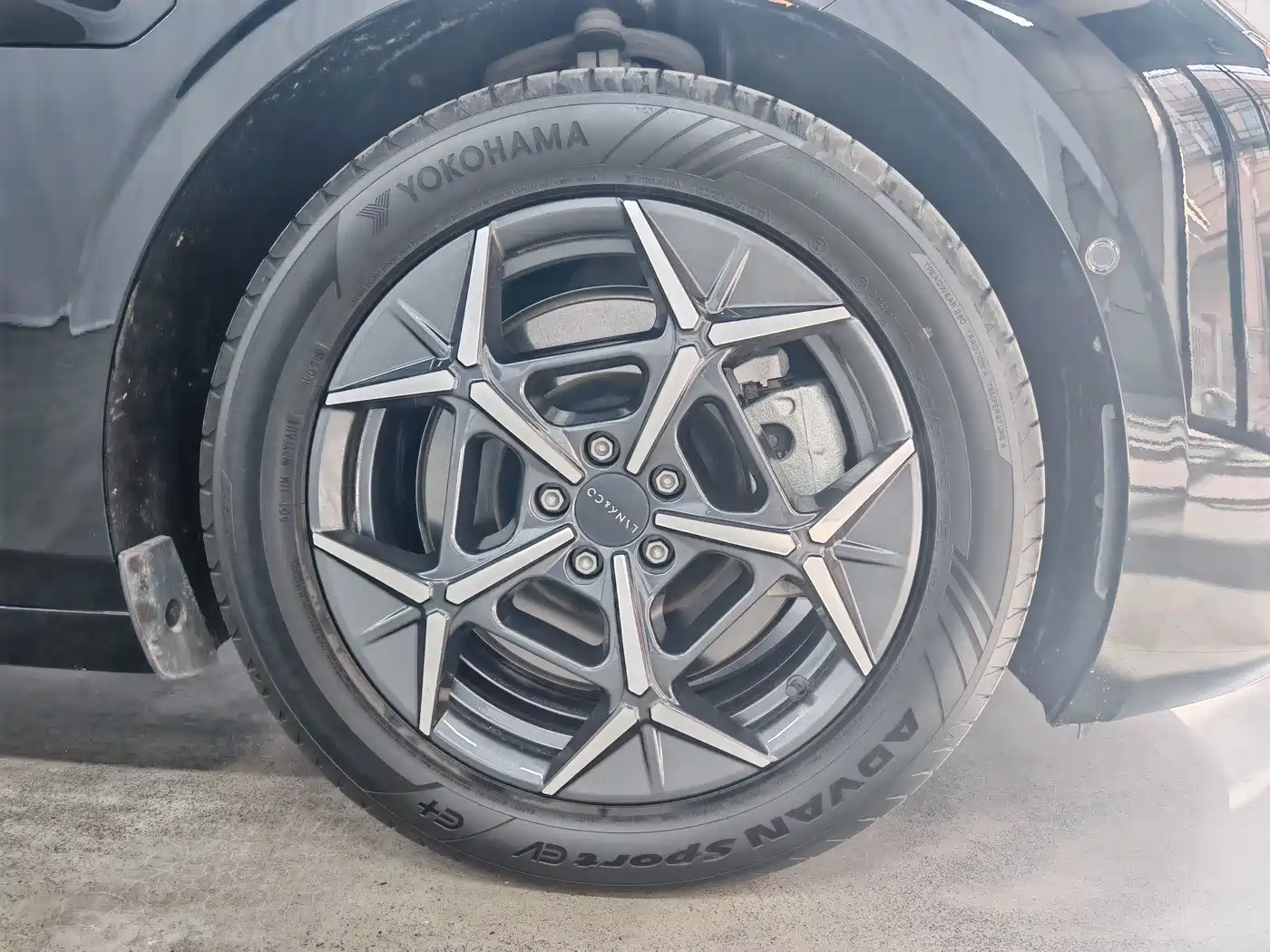 Lynk & Co 10 EM-P 2026 2025 Facelift 240 AWD Ultra