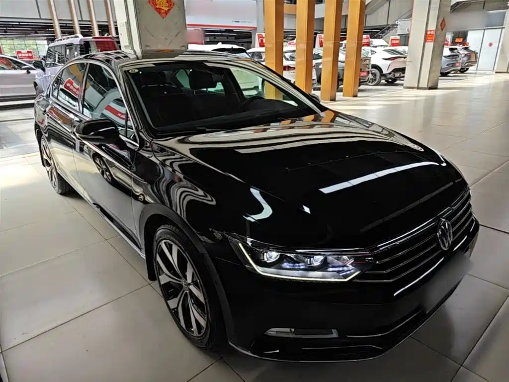 Volkswagen Magotan 2018 330TSI DSG Premium фото 4