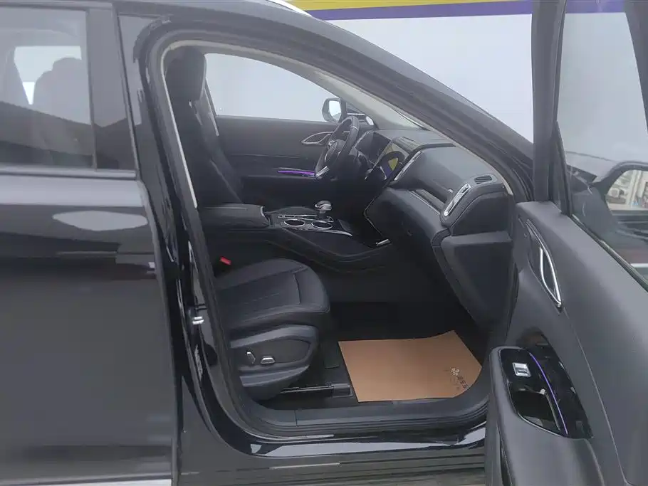 Hongqi HS3 PHEV 2024 PHEV 115km Power Edition фото 8