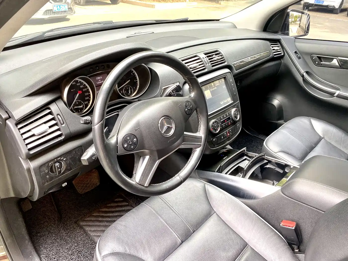 Mercedes-Benz R-Class 2017 R 320 4MATIC Business Collector's Edition фото 9