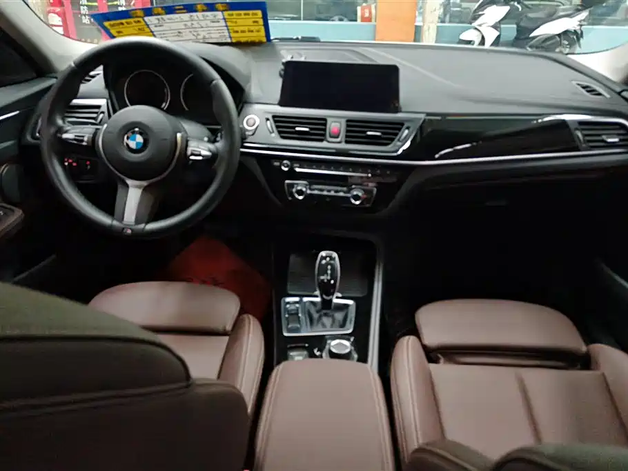 BMW 1 Series 2020 Model 120i M Sport Package фото 12