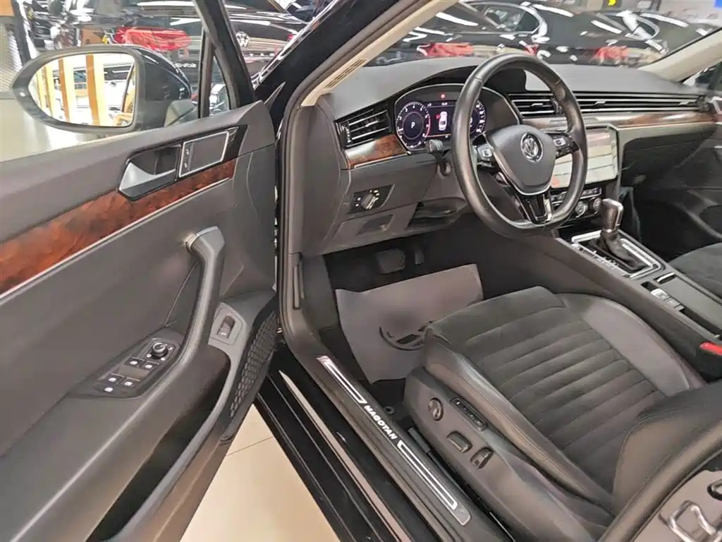 Volkswagen Magotan 2018 330TSI DSG Premium фото 16