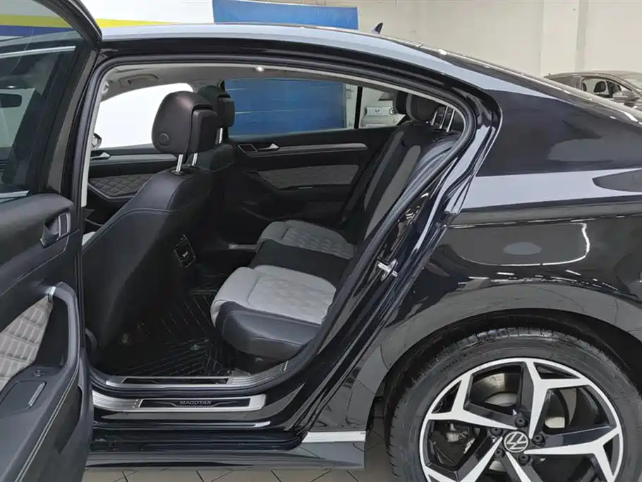 Volkswagen Magotan 2023 2 Million Units Anniversary Edition 330TSI DSG Leading Type фото 11