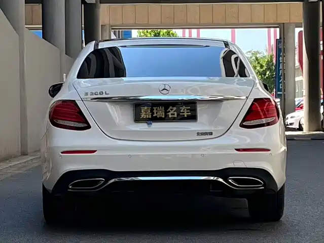 Mercedes-Benz E-Class 2018 E 200 L Sport — фото 4