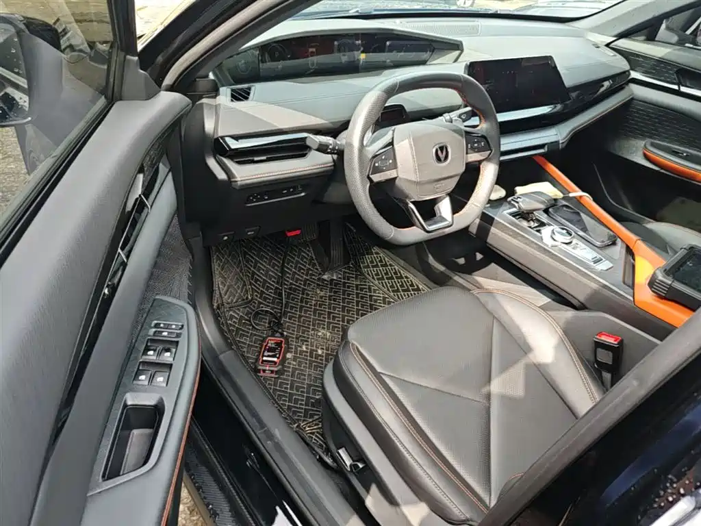 CHANGAN UNI-V