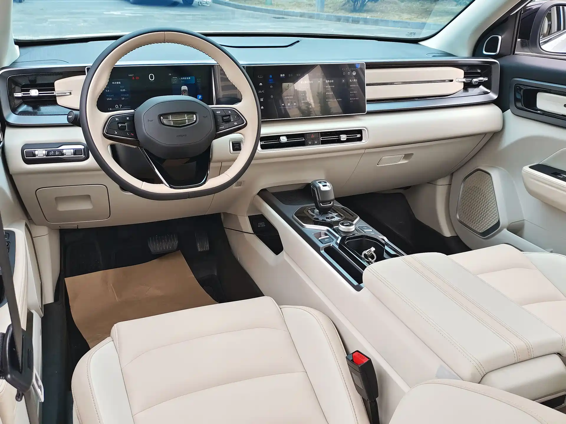 Фото 8 - Geely ICON