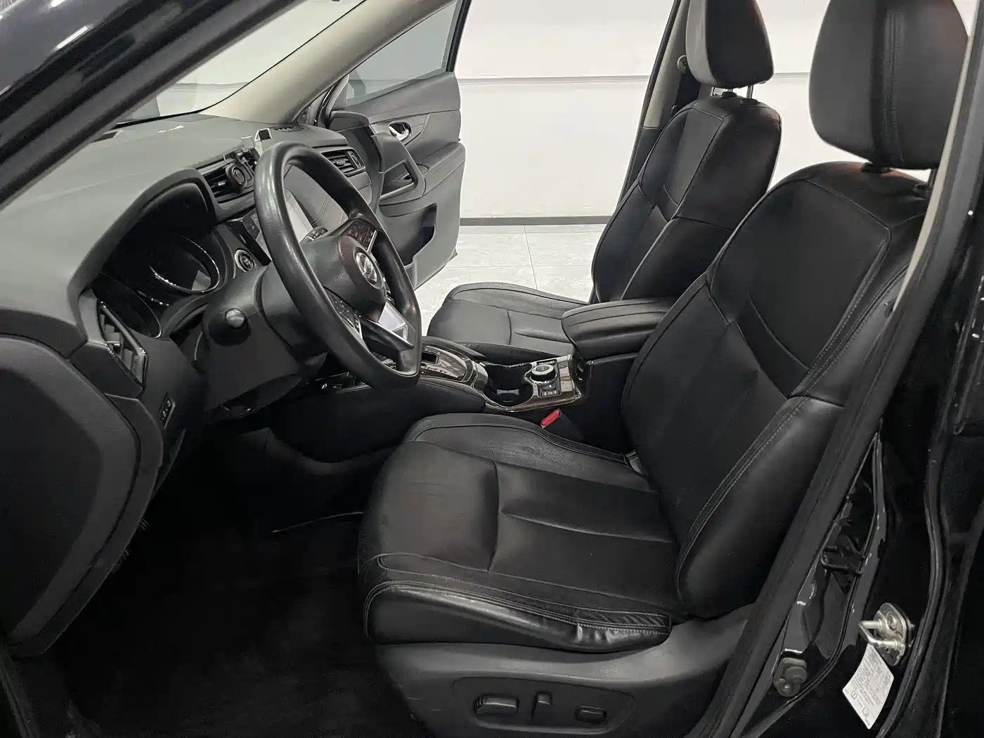 Фото 13 - Nissan X-Trail
