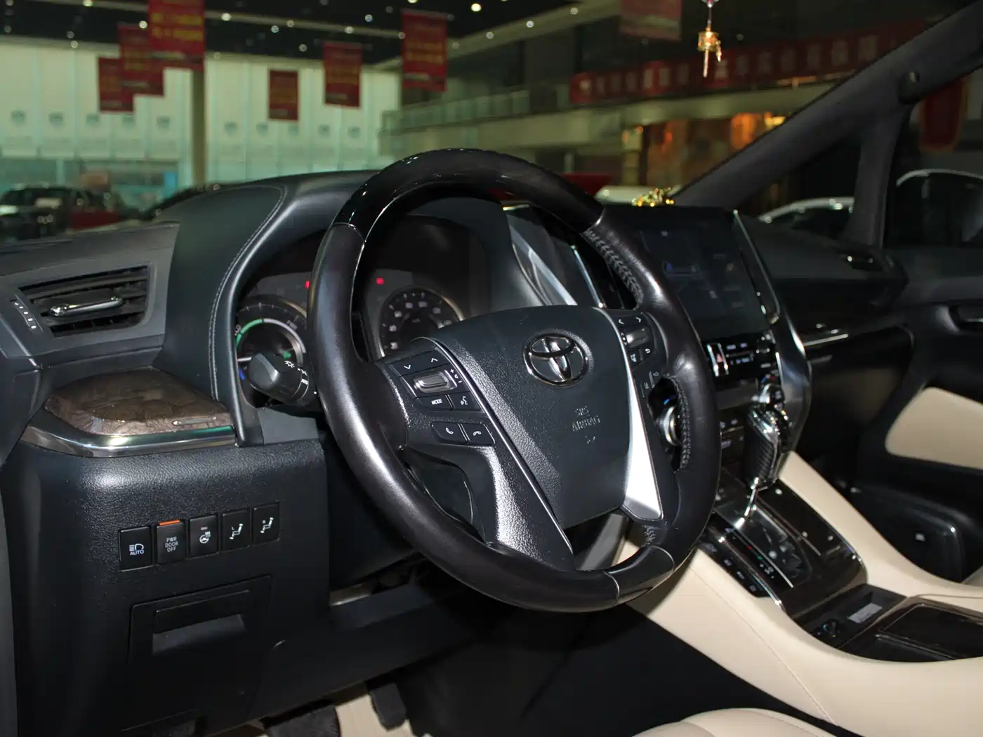 Toyota Alphard 2020 Hybrid 2.5L Premium Edition фото 11