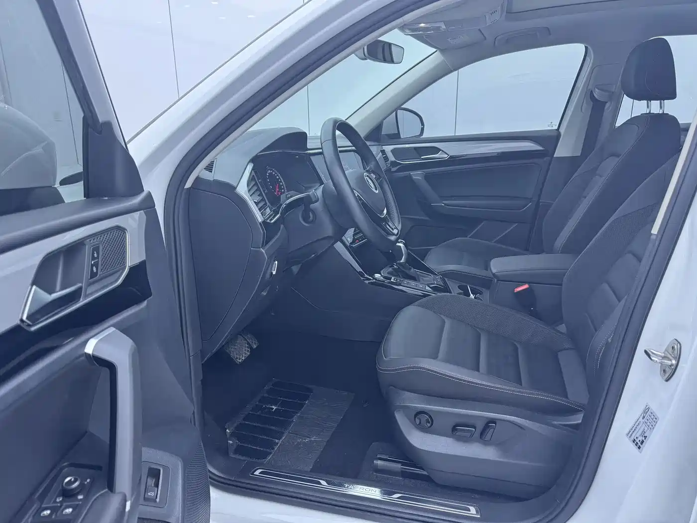 Volkswagen Tayron 2022 280TSI 2WD Luxury Smart Connect Edition фото 7