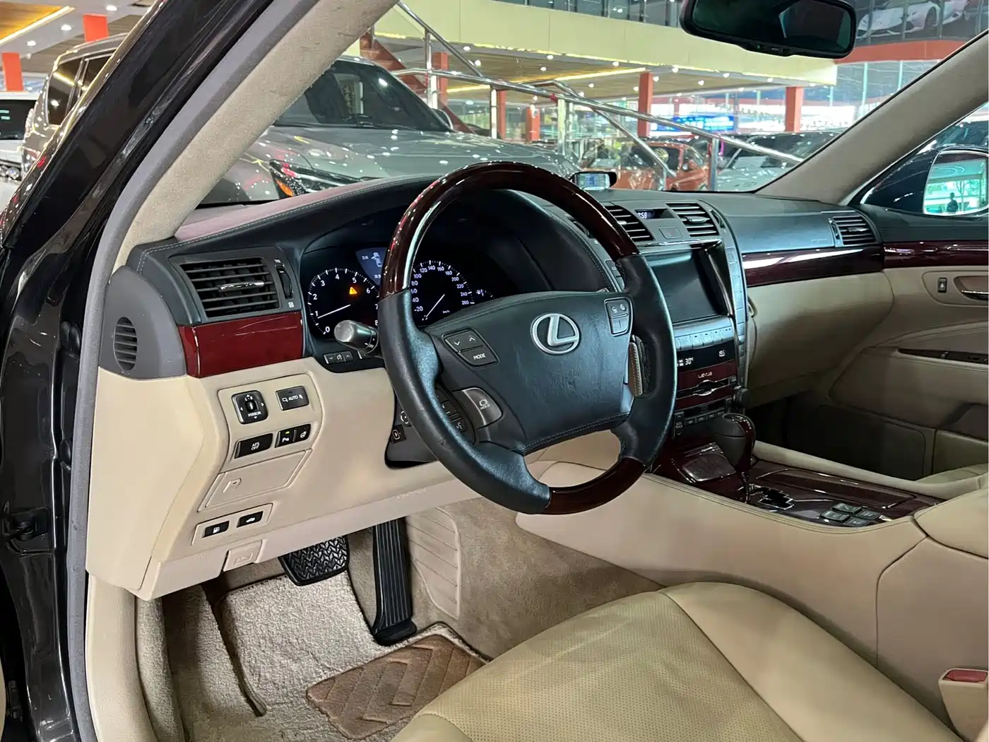 Lexus LS 2006 460L фото 7