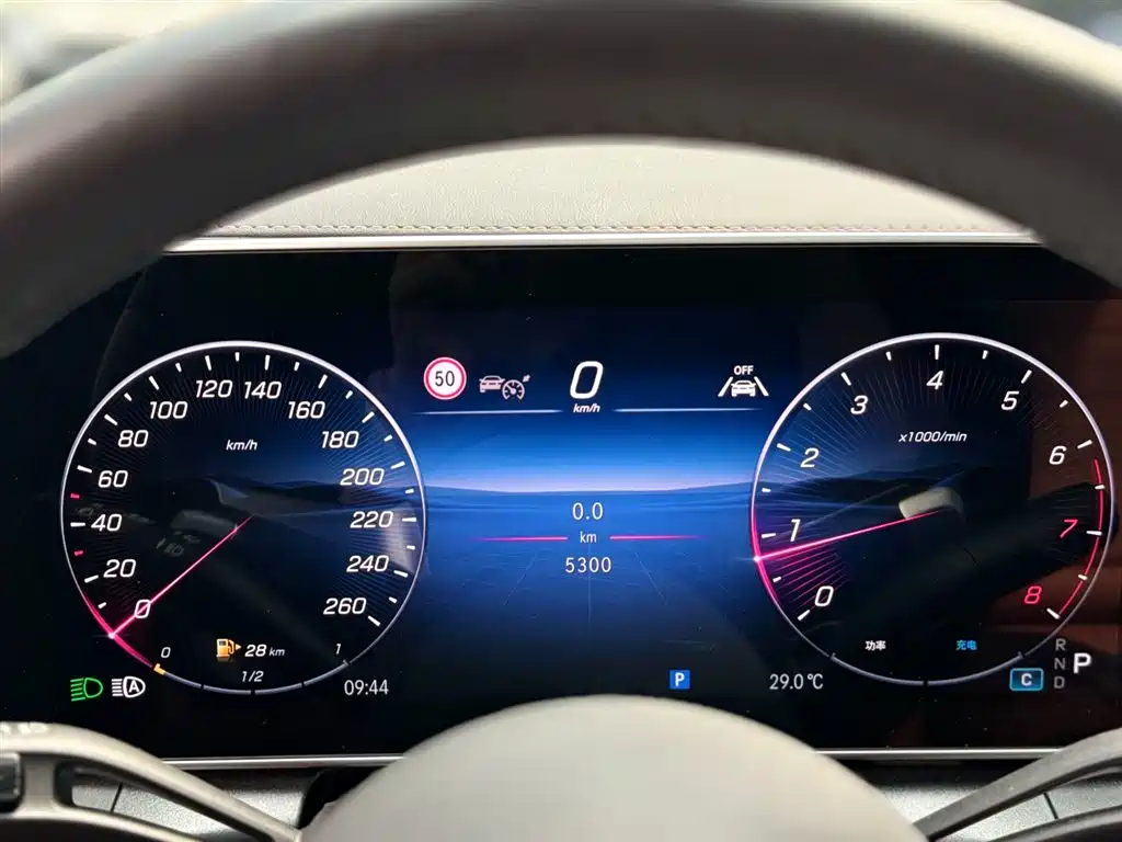 Mercedes-Benz GLC 2025 Model Year GLC 260 L 4MATIC Luxury фото 13