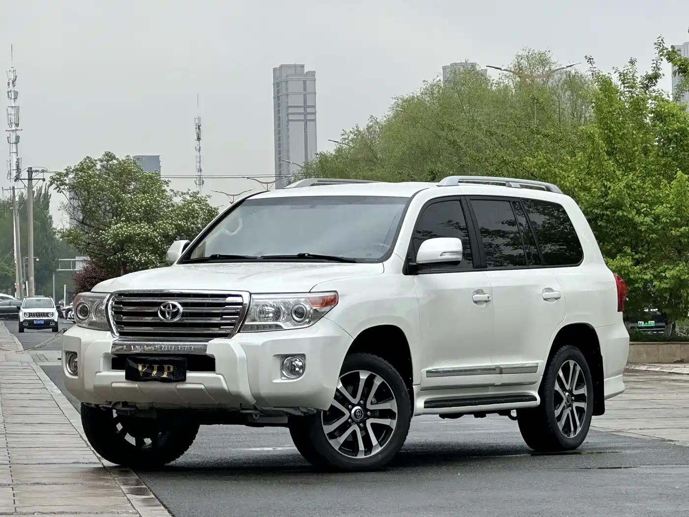 Toyota Land Cruiser (Import) 2015 4.0L V6 Middle East Low Configuration Edition