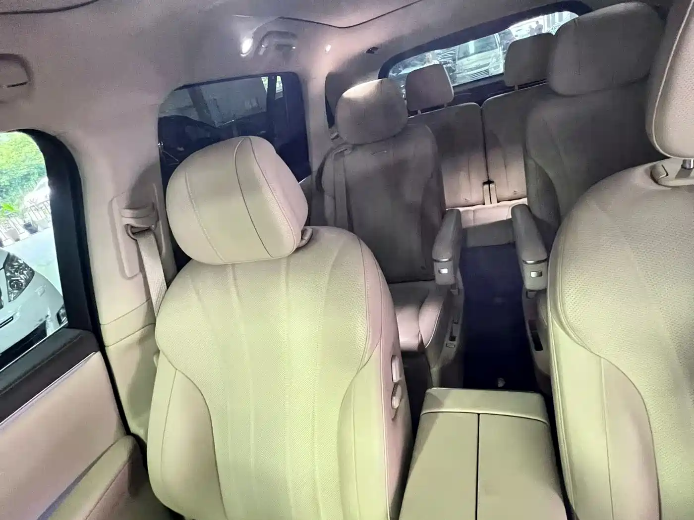 AITO Wenjie AITO M7 2026 Extended Range Max AWD 6-seater фото 6