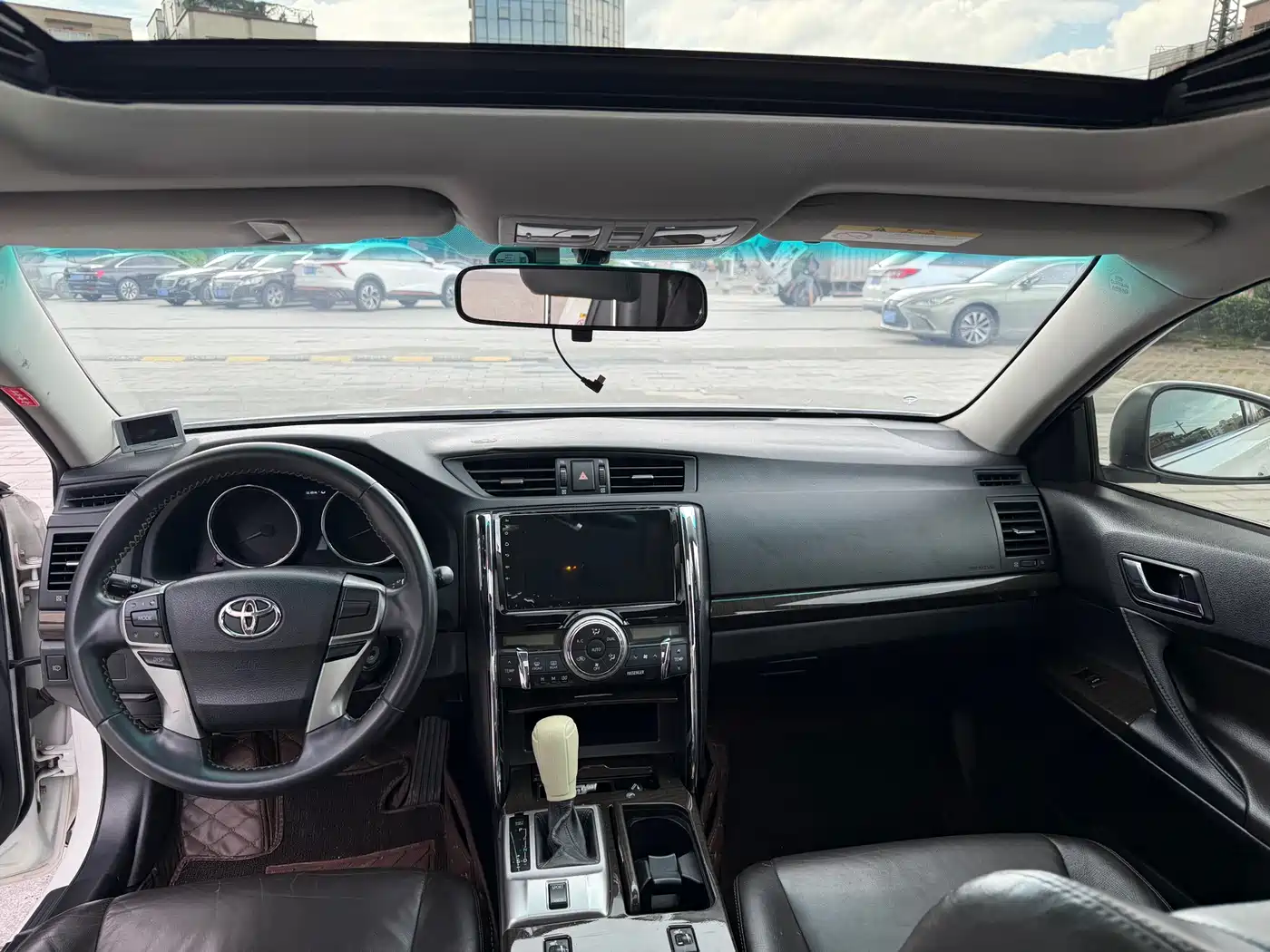 Toyota Reiz 2013 2.5V Elite Edition фото 6