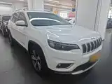 Photo 4 - Jeep Cherokee