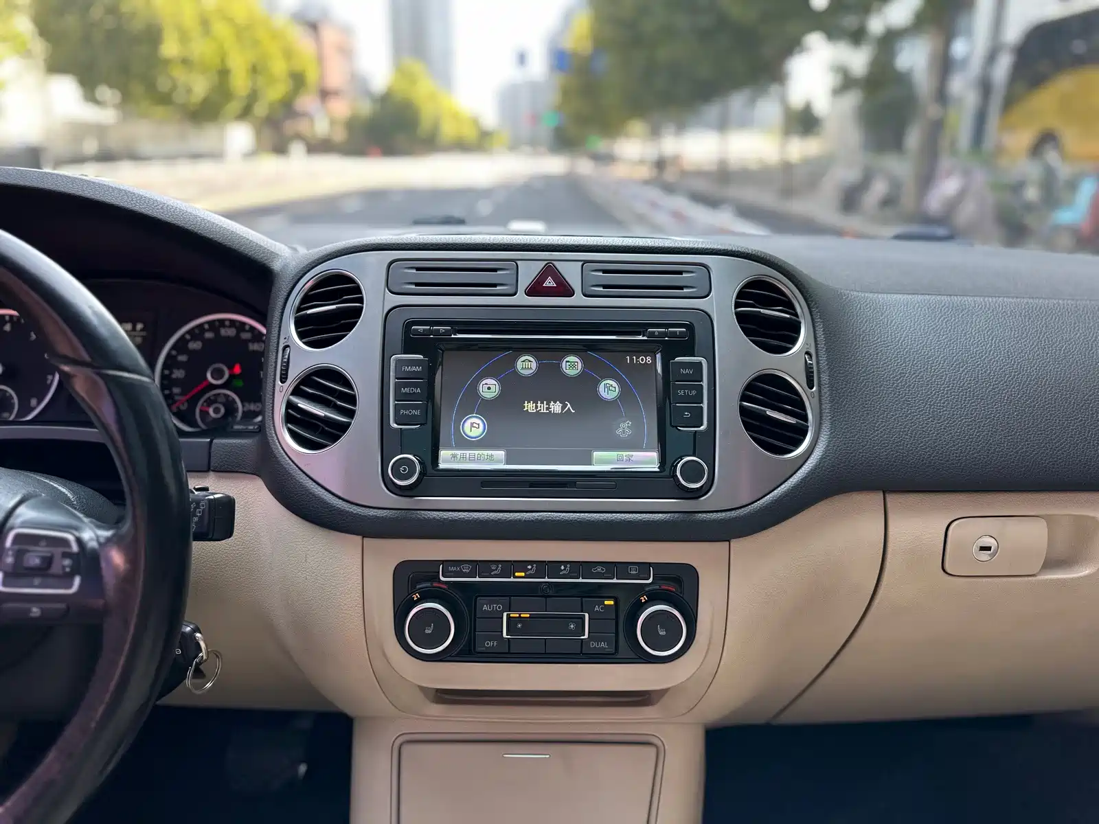 صورة 11 - Volkswagen Tiguan
