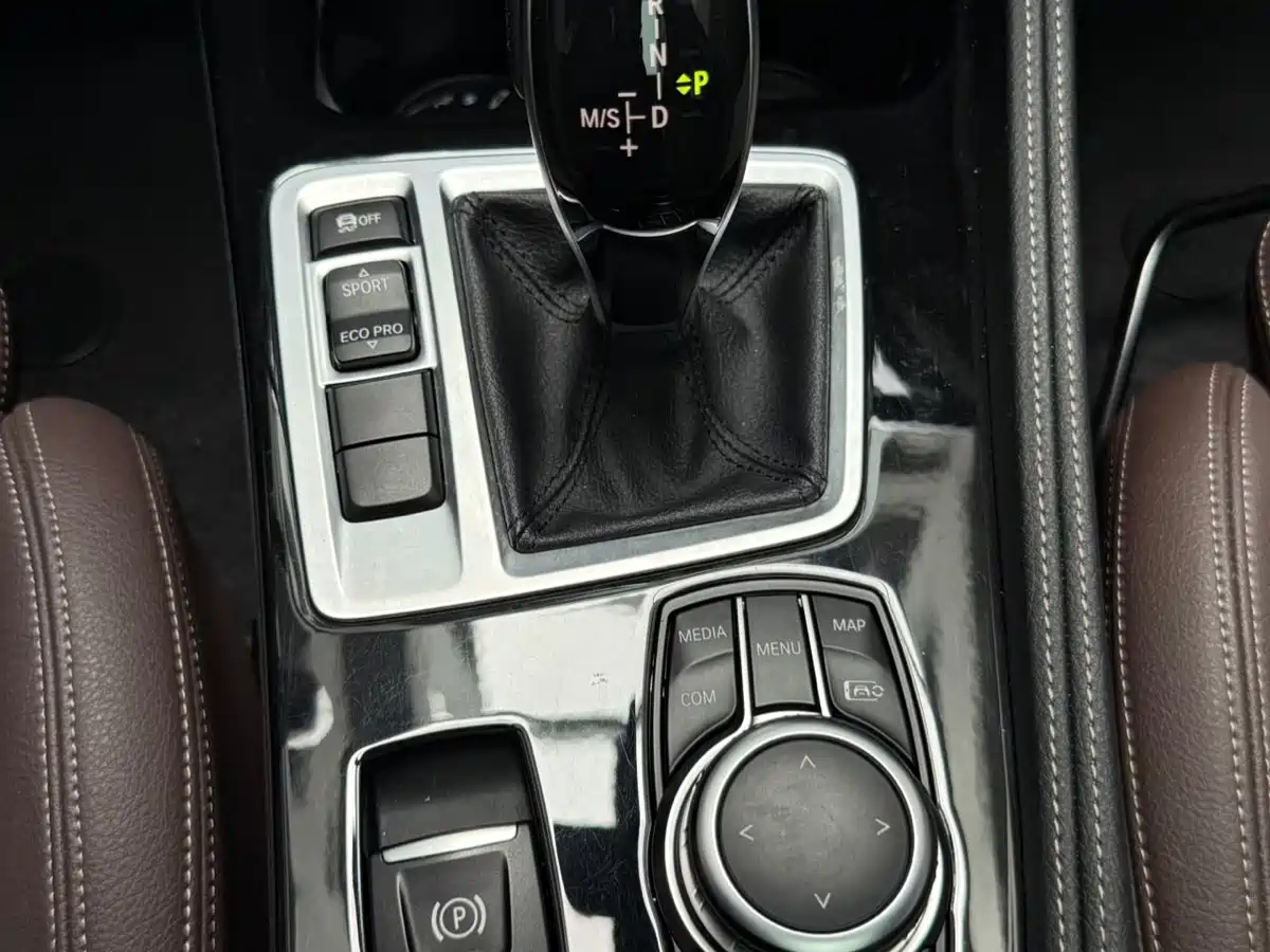 BMW 1 Series 2021 Facelift 120i M Sport Shadow Edition фото 14