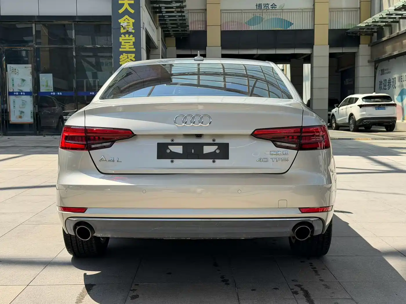Фото 5 - Audi A4L
