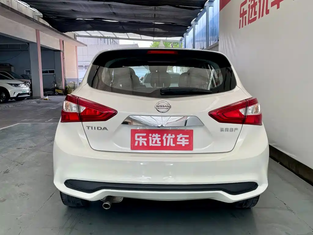 Photo 4 - Nissan Tiida