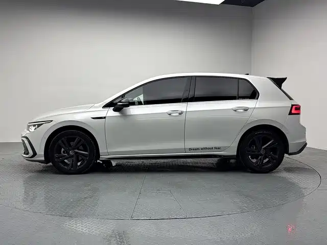 Фото 4 - Volkswagen Golf