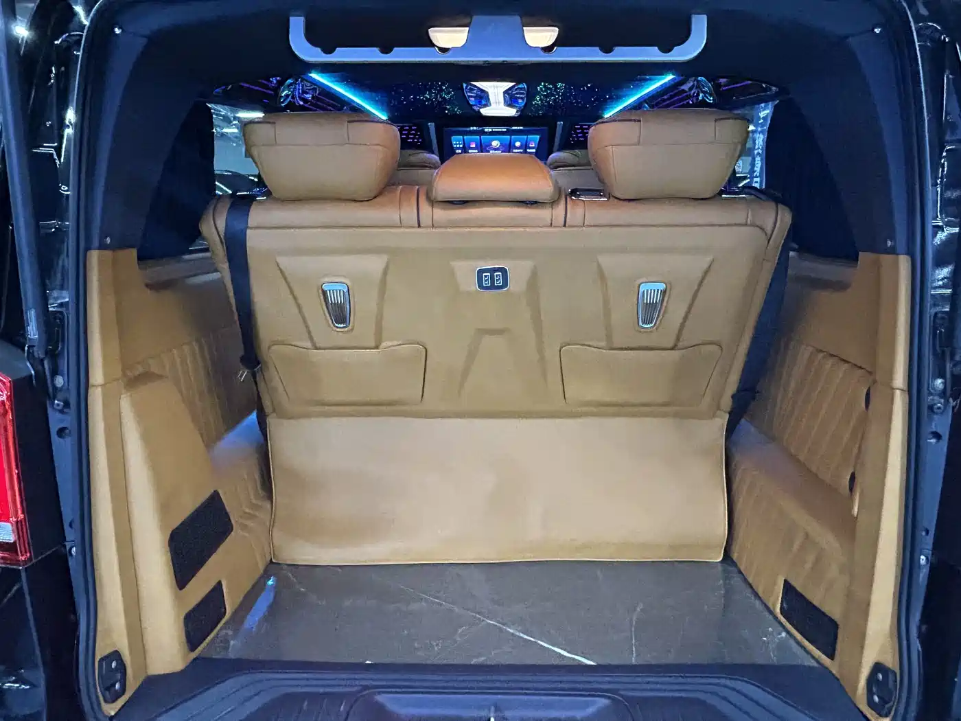 Mercedes-Benz Vito 2023 2.0T Business 7-Seater фото 19