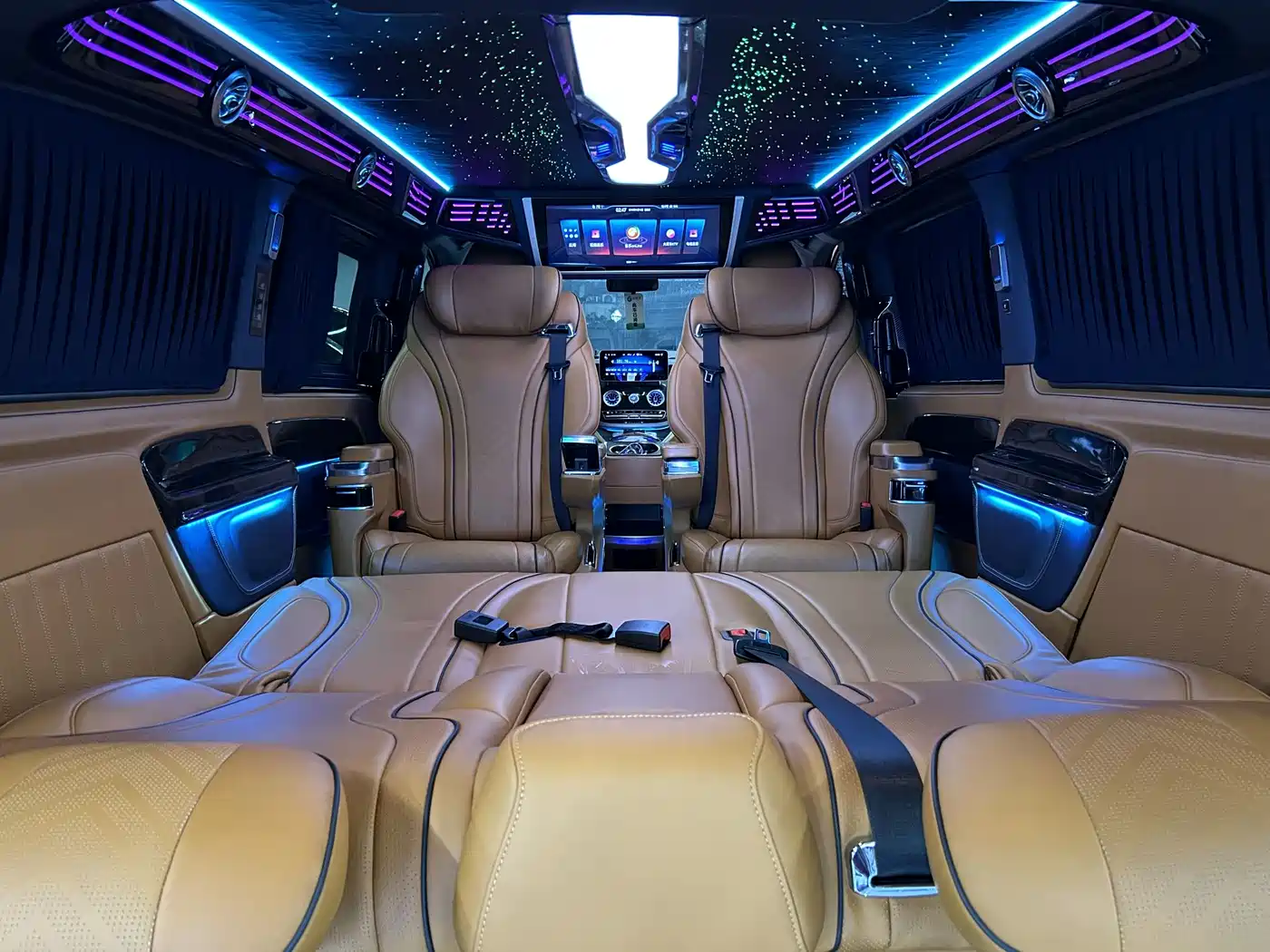 Mercedes-Benz Vito 2023 2.0T Business 7-Seater фото 26