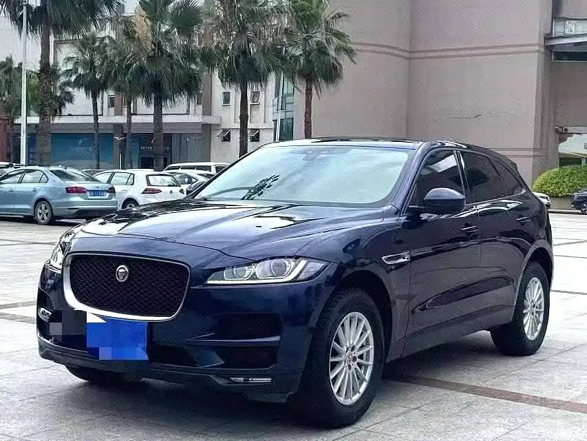 Фото 1 - Jaguar F-PACE
