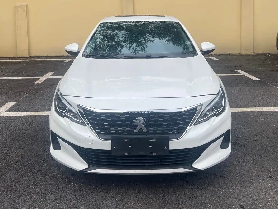 Peugeot 408 2022 1.6T Light Chaser Edition фото 2