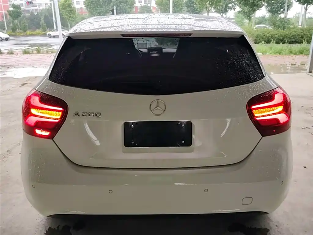 Mercedes-Benz A-Class (Import) 2016 A 200 Dynamic фото 6