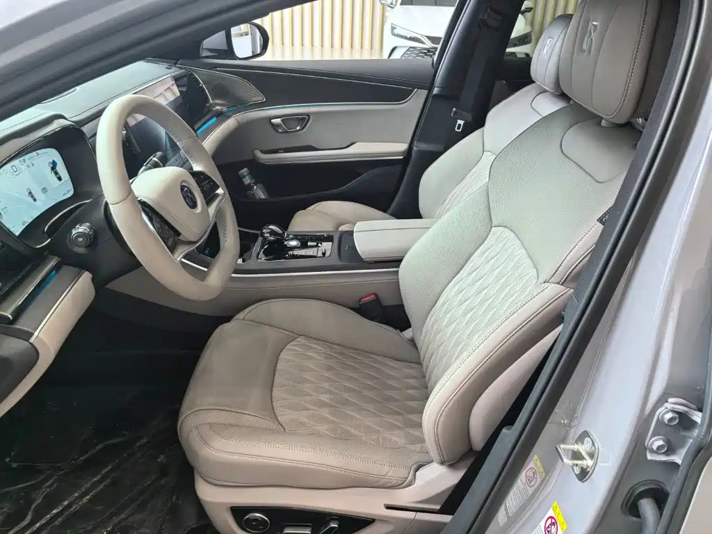 BYD Han 2025 2025 DM-i Smart Driving Edition 125KM LiDAR Flagship
