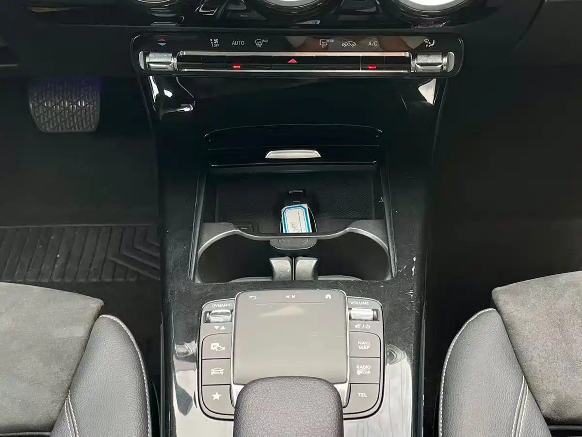 Mercedes-Benz A-Class 2022 A 200 L Sport Sedan Style фото 16