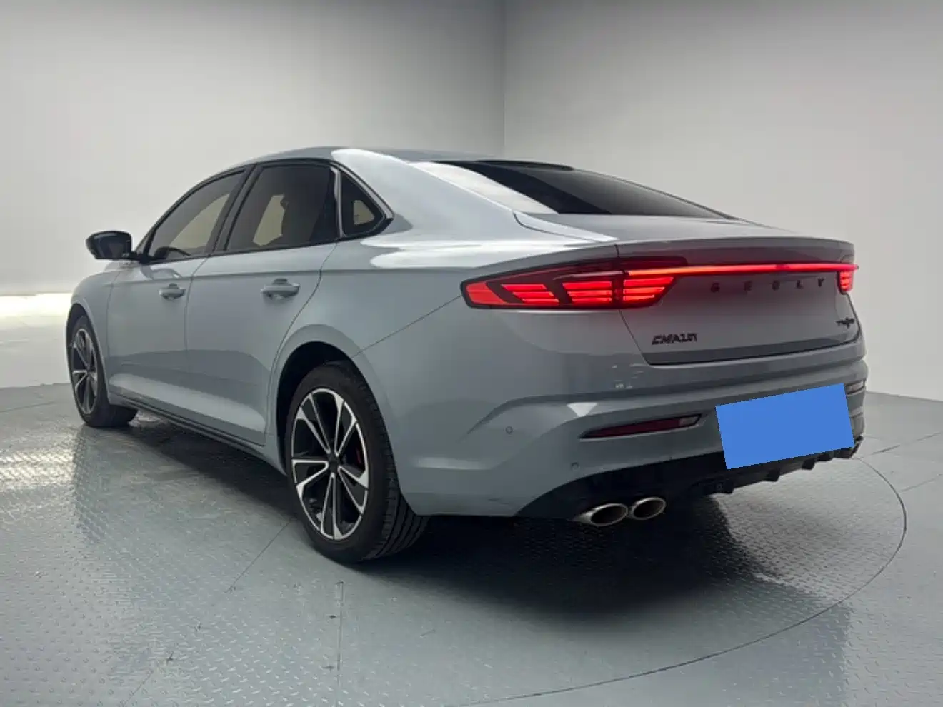Фото 4 - Geely Preface