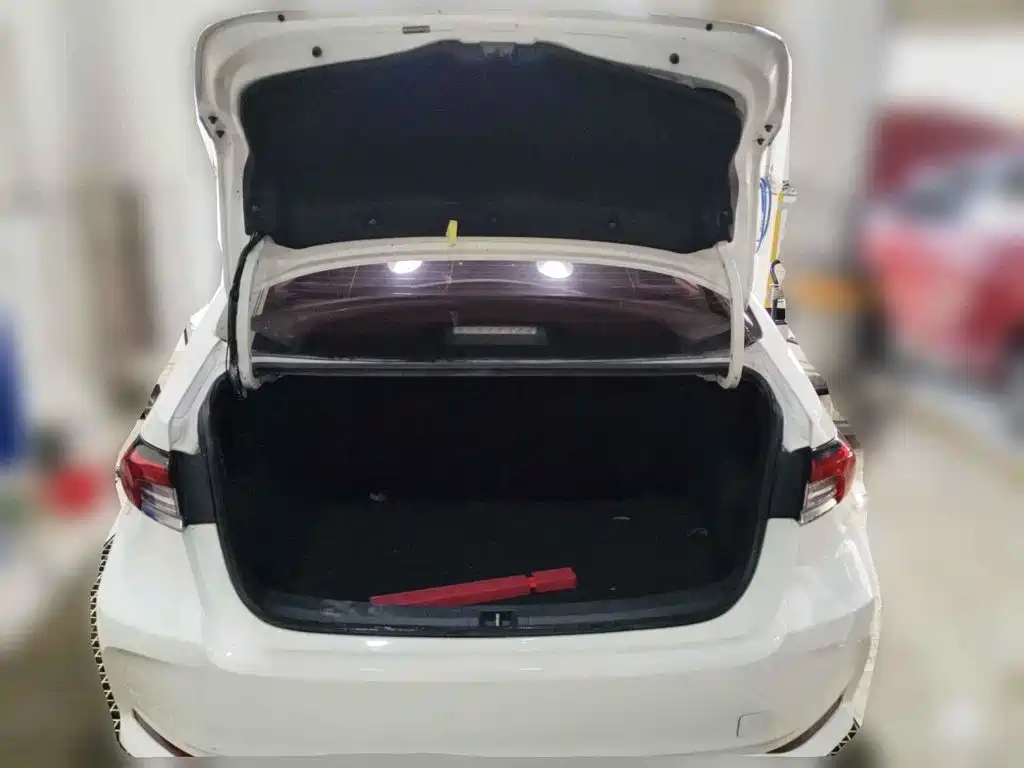 Photo 5 - Toyota Corolla