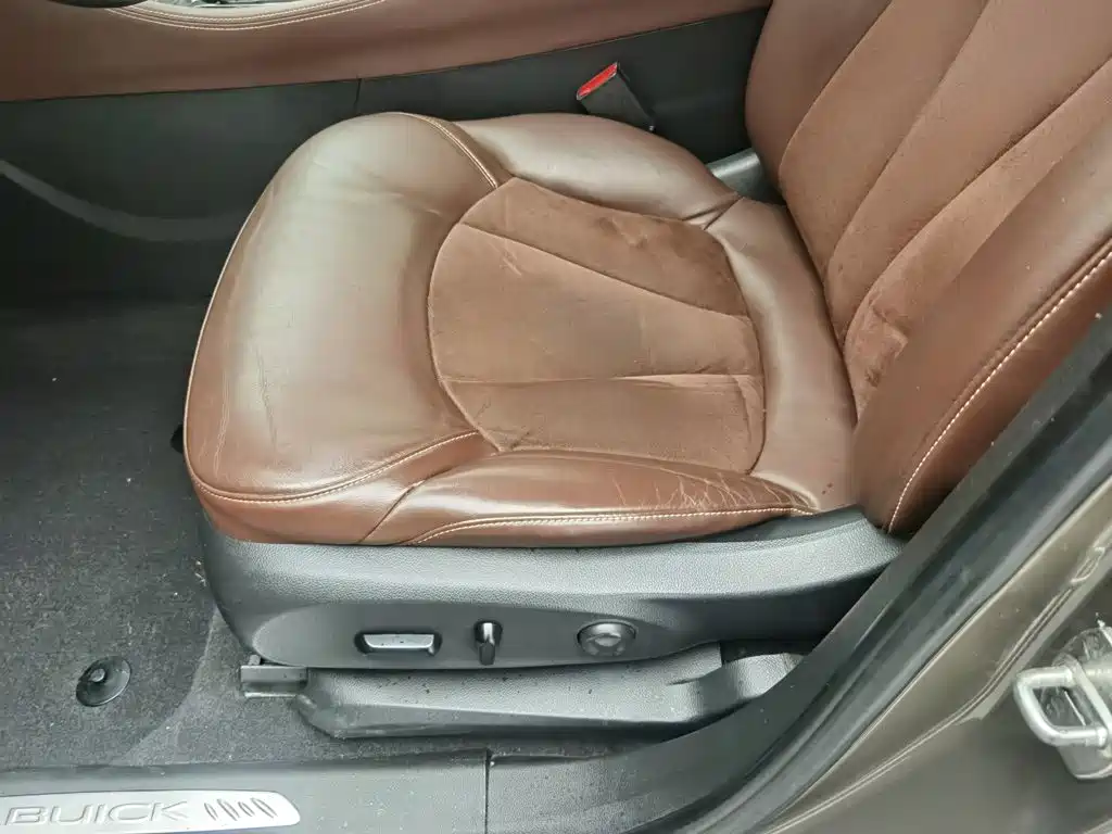 Photo 20 - Buick Envision Plus