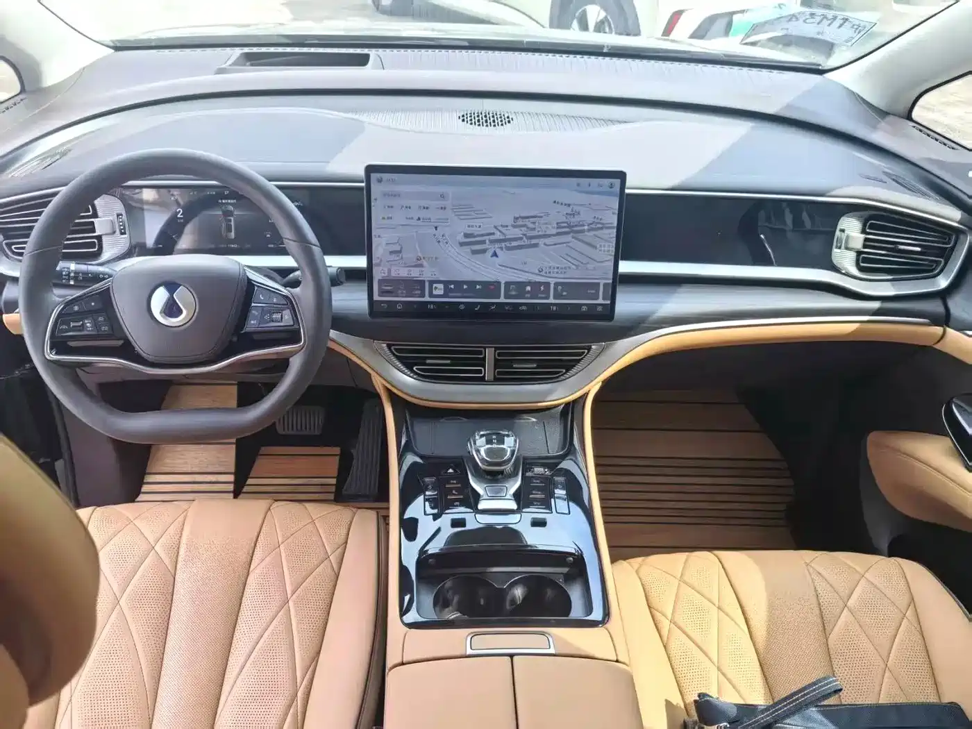 Denza D9 2024 DM-i 980 AWD Prestige фото 4