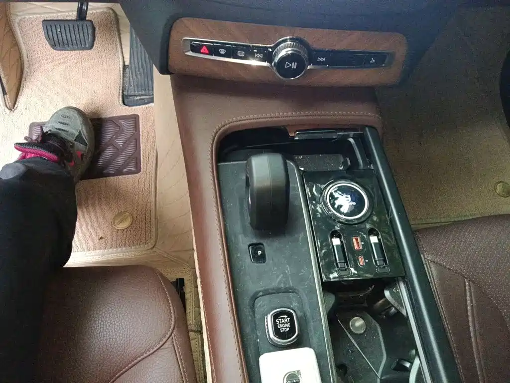 Volvo XC90 2024 2024 B5 Smart Luxury 5-Seater