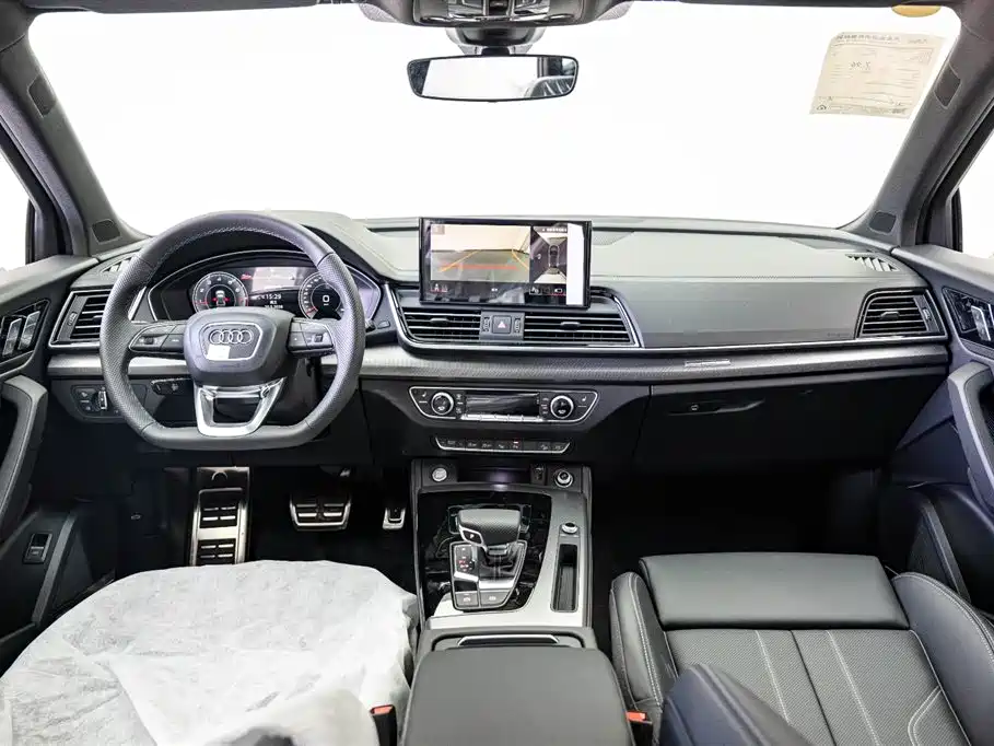 Audi Q5L 2025 Model Year Facelift 45th Anniversary Edition 45 TFSI Luxury Dynamic фото 6